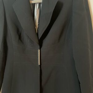 Tahari Arthur S. Levine Women Blazer/suit jacket Sz 4 Black Long Sleeve  Lined
